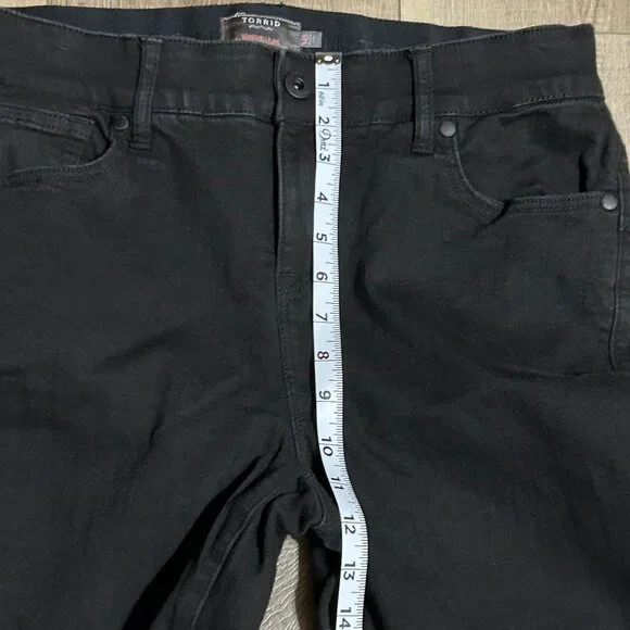 TORRID Bombshell Flare Leg Premium Stretch Black Jeans Size 14S - Picture 10 of 13